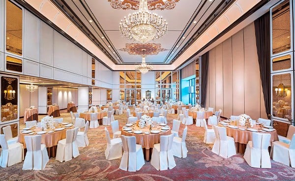 07-bkkla-table-0256-hor-wide